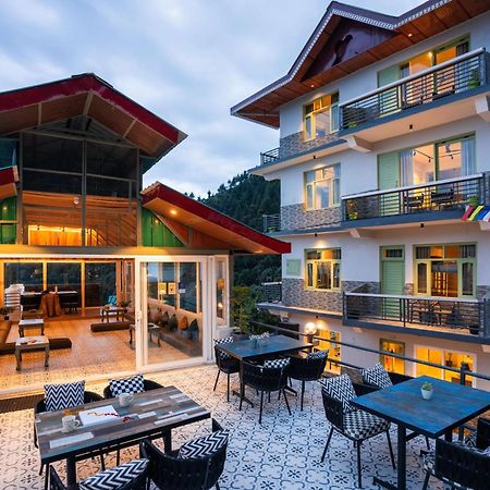 A Pousada Zostel Dharamkot McLeod Ganj Exterior foto