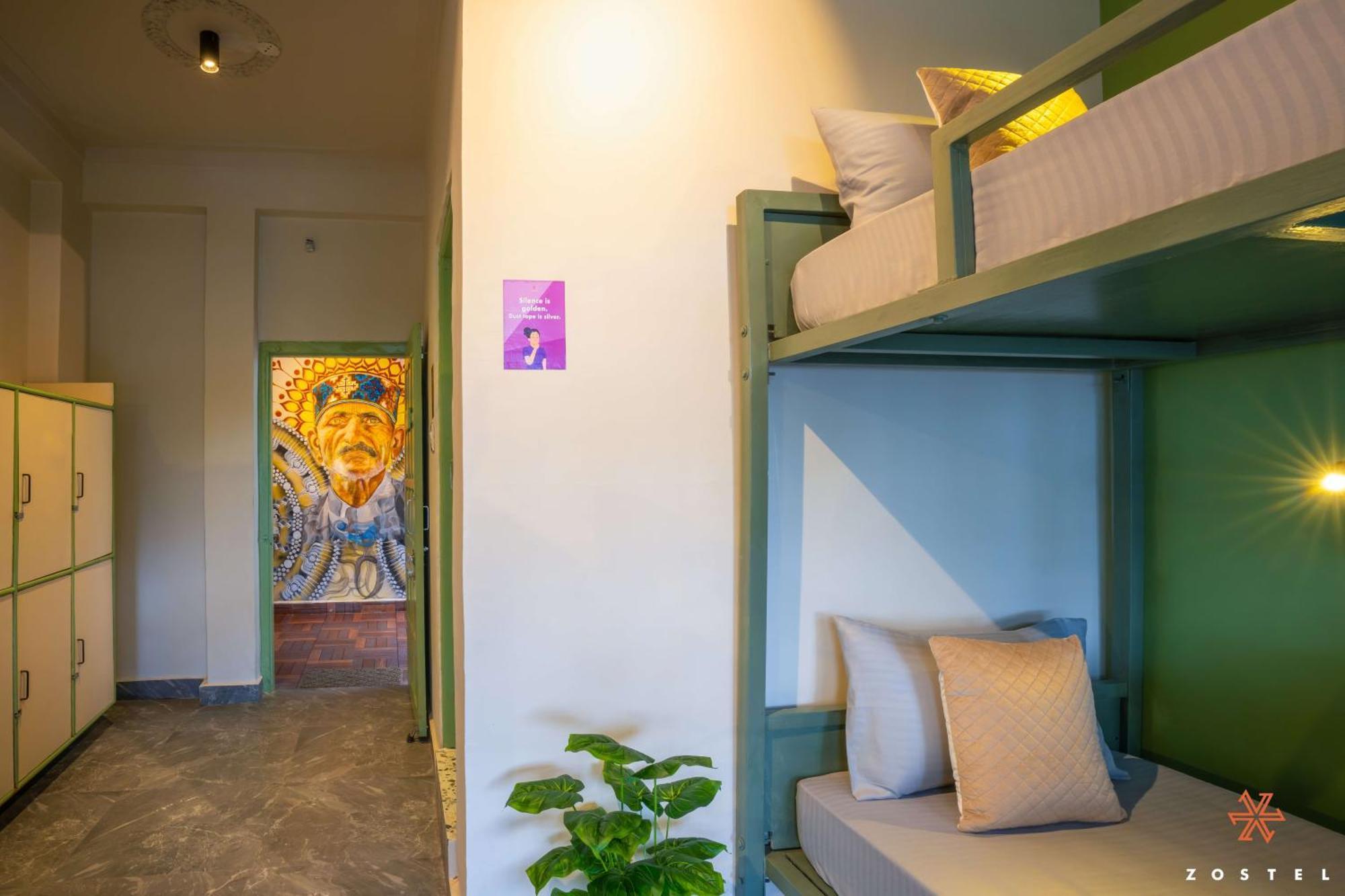 A Pousada Zostel Dharamkot McLeod Ganj Exterior foto