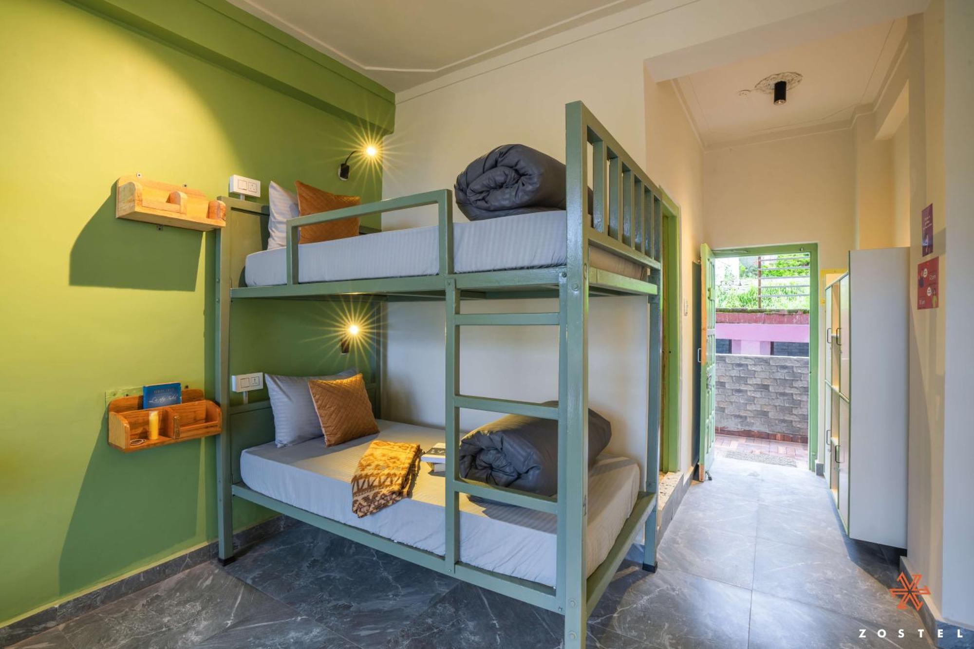 A Pousada Zostel Dharamkot McLeod Ganj Exterior foto