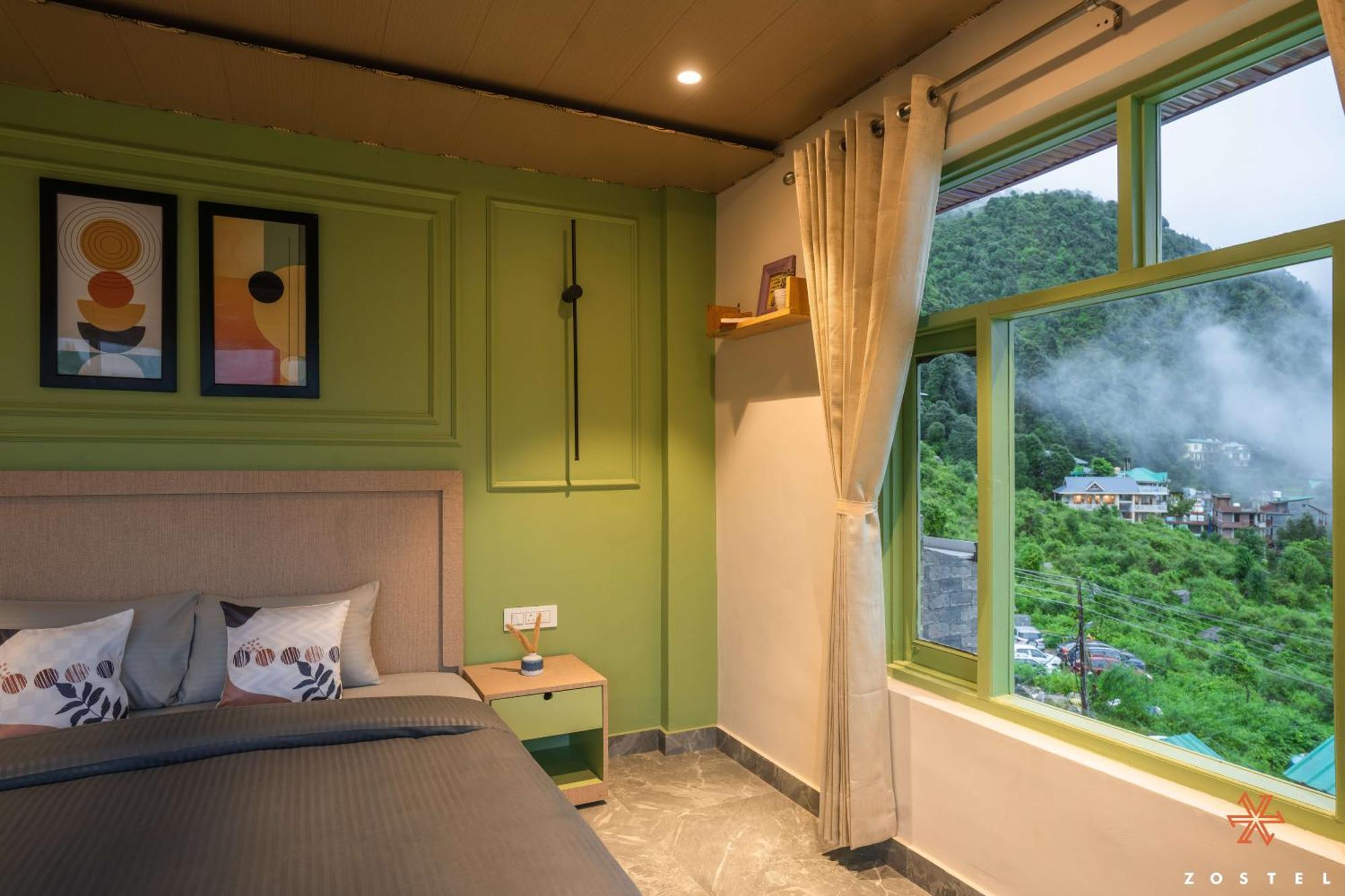 A Pousada Zostel Dharamkot McLeod Ganj Exterior foto