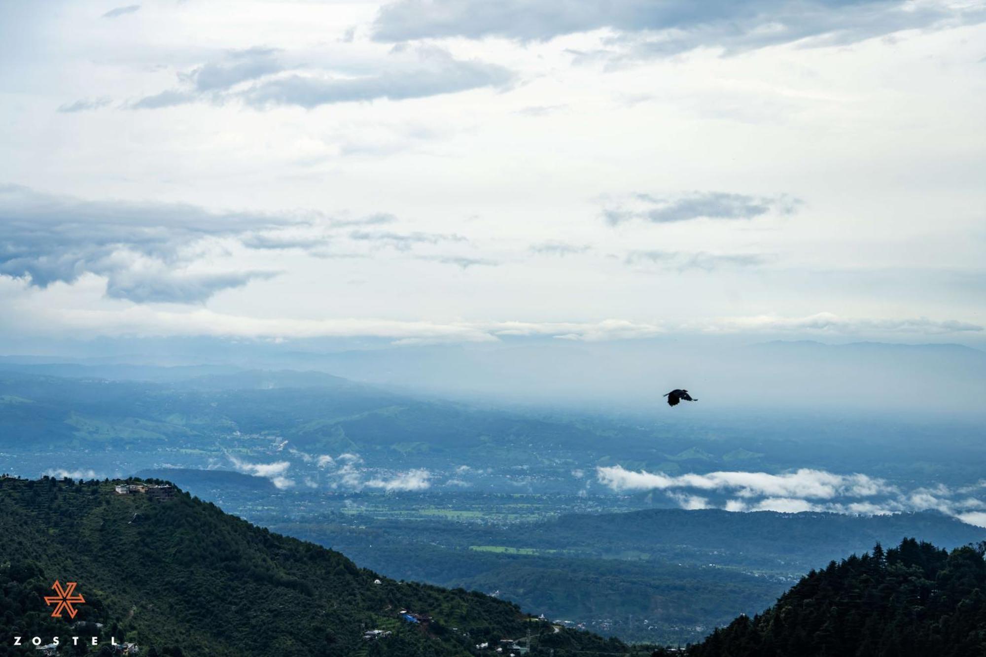 A Pousada Zostel Dharamkot McLeod Ganj Exterior foto
